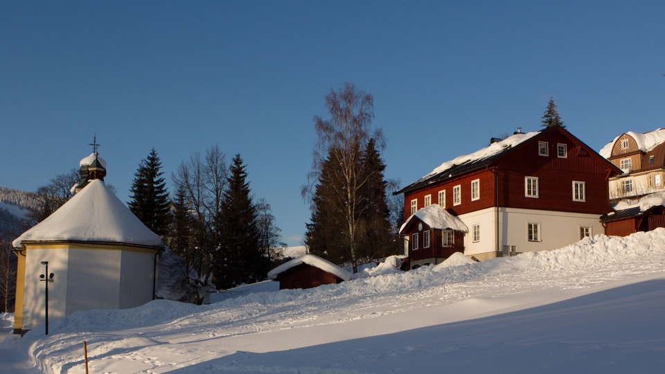 Eljon a kostel sv. Petra Eljon a kostel sv. Petra